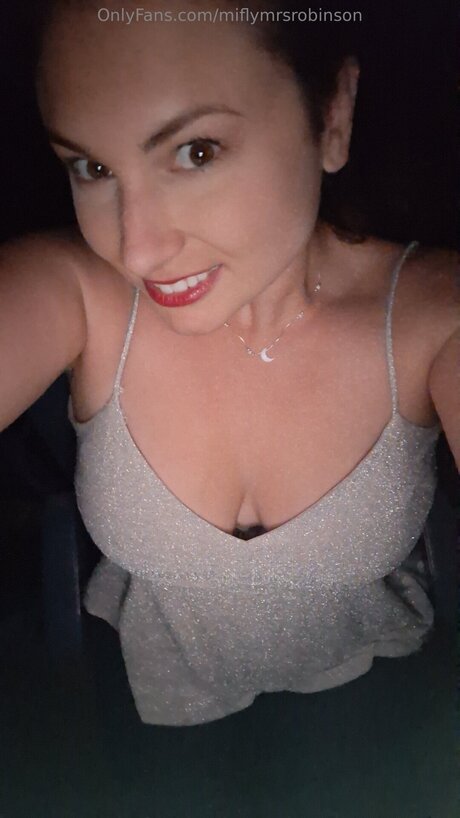 curvy muscle onlyfans sexy nude pictures