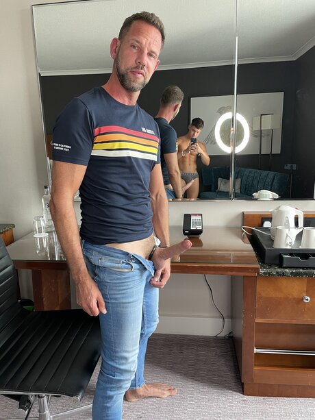 Simonsaysfree pornstar exclusive pic