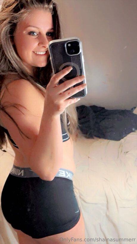 Shainasummerr sexy model images