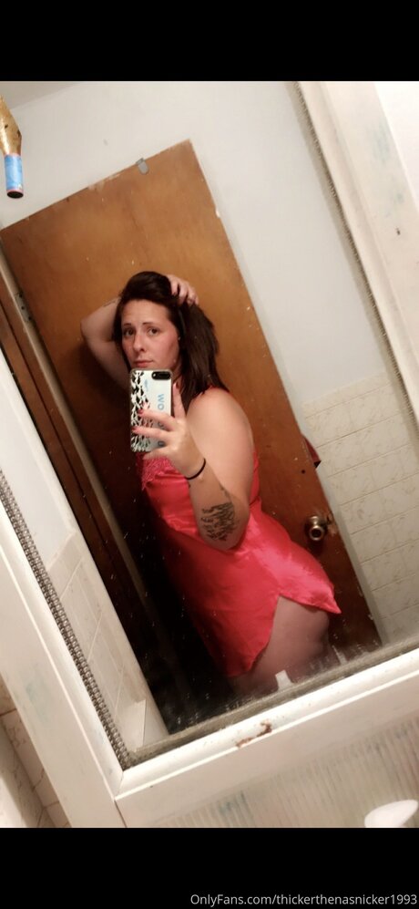 Thickerthenasnicker1993 porn actress pic