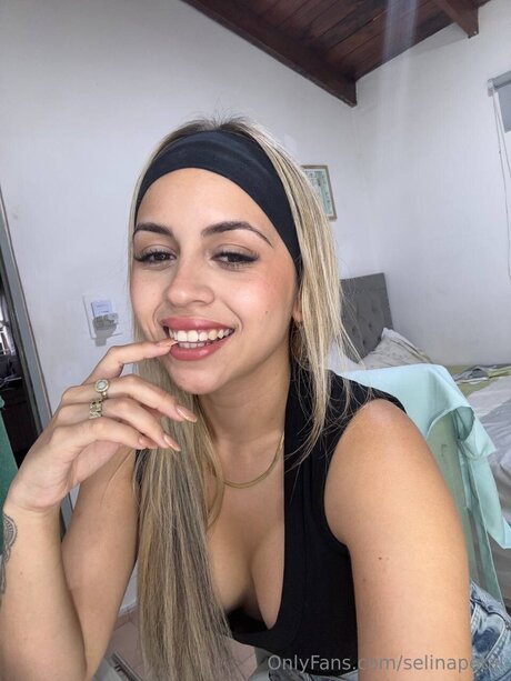 Selinapetal pretty pornstar pic