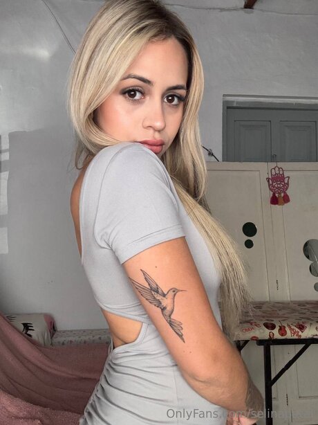 Selinapetal model hot galleries