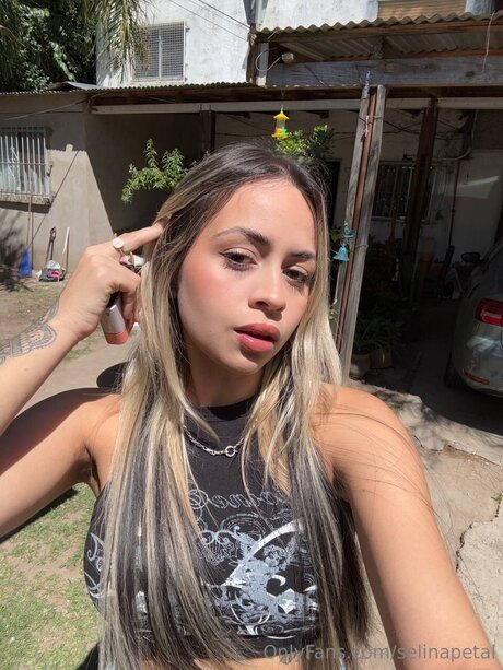 Selinapetal model best archive