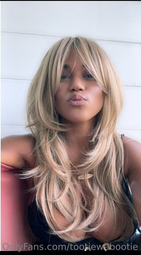 Tootiewabootie model hd pictures