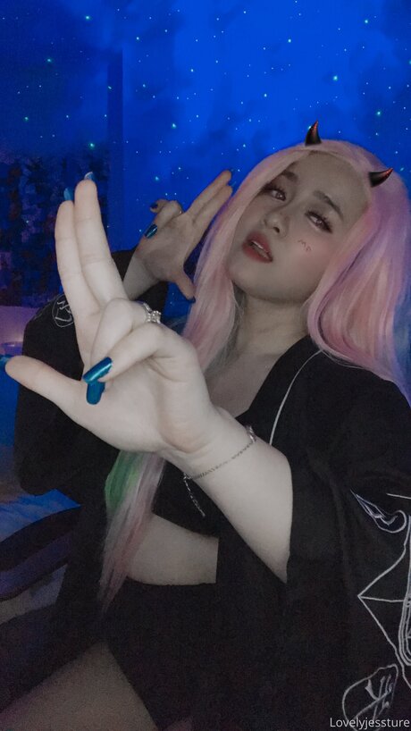 Luvlyjessxx naked model galleries