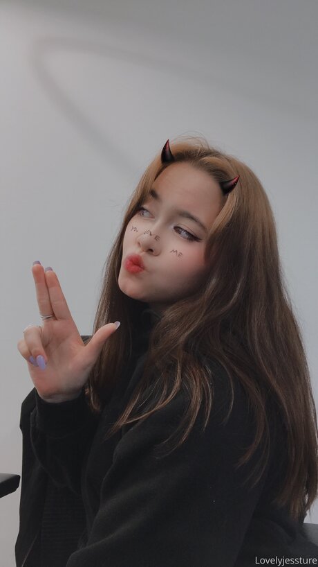 Luvlyjessxx erotic model img