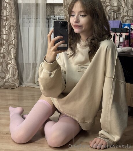 Anavavxsfs hot model picture