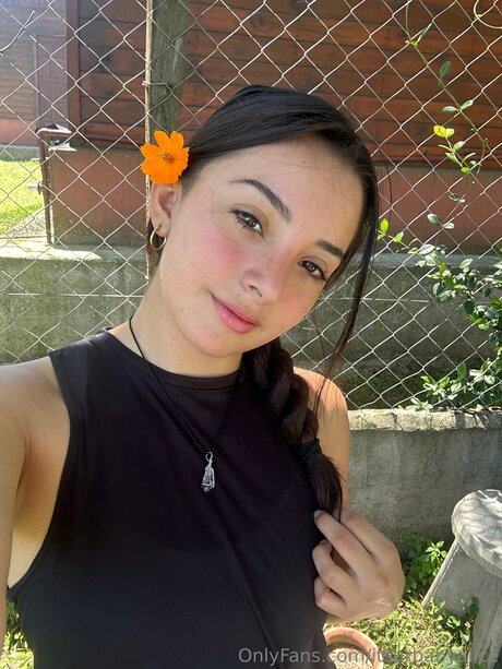 Itsurbabyalice high quality actress photos