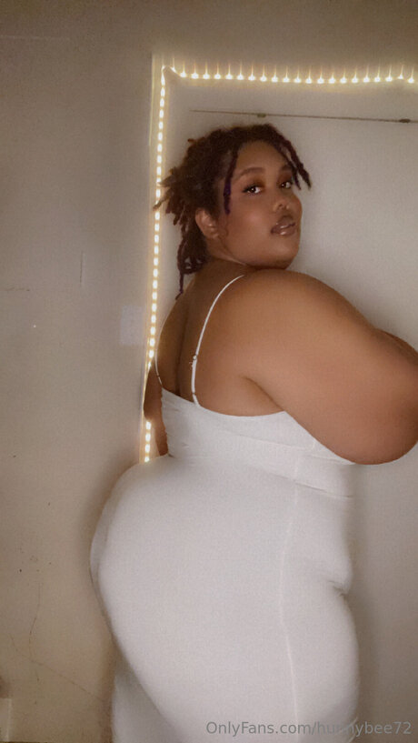 Hunnybee72 hd pornstar galleries