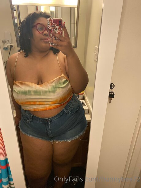 Hunnybee72 model nice pictures