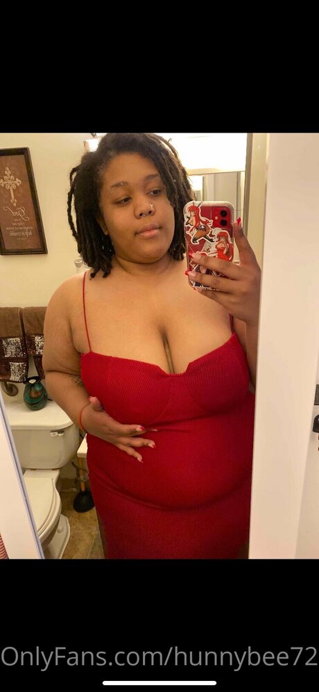 Hunnybee72 naked pornstar picture