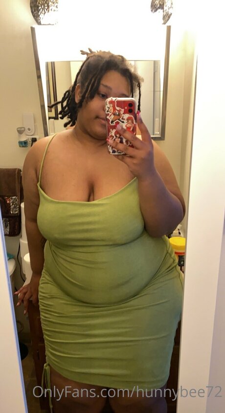 Hunnybee72 model hot photos