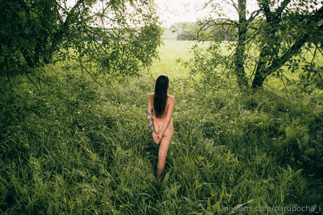 Parubocha I hot model image