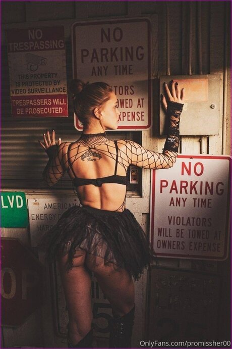 Squarebusiness nude model images