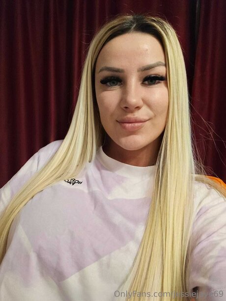 Jessiejaye69 pornstar naked image