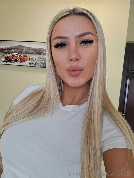 Jessiejaye69 model naked pic