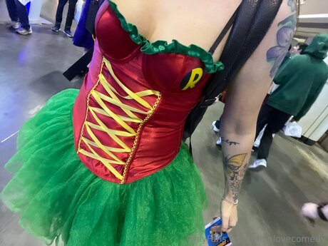 Robinlovecomedy free actress photos