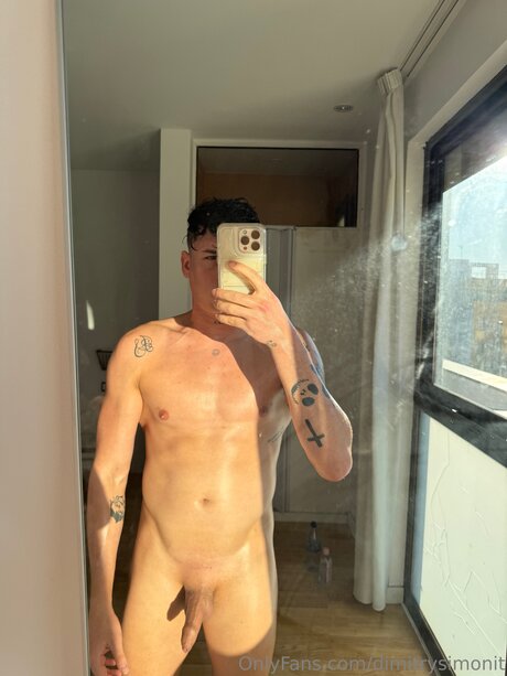 Dimitrysimonit nude model pic