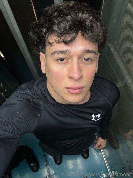 Dimitrysimonit star adult photo