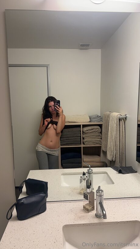 Ho11ywoodgirl porn star pics