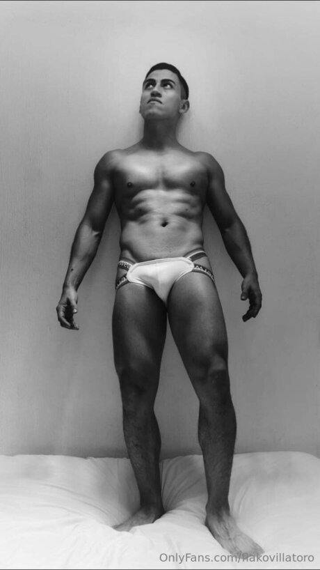 Flakovillatoro model exclusive pics