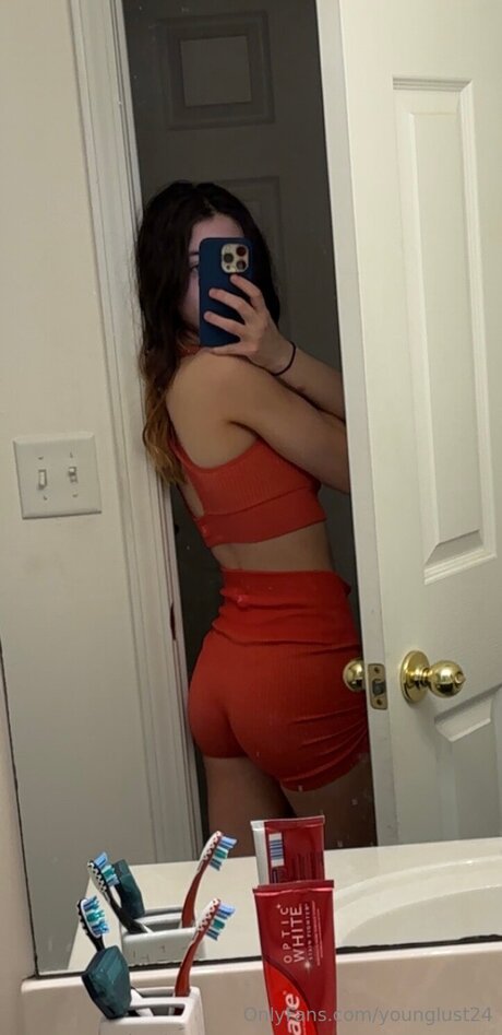 Younglust24 model pics