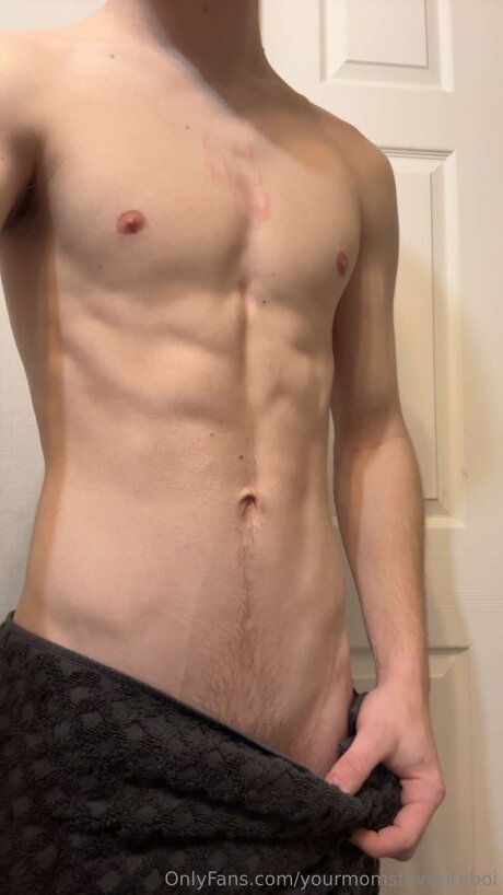 Yourmomsfavoriteboi pornstar high quality image