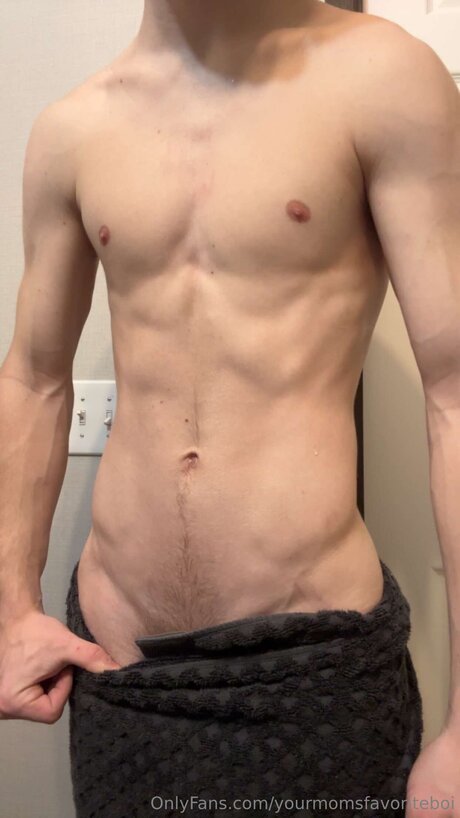 Yourmomsfavoriteboi star naked gallery