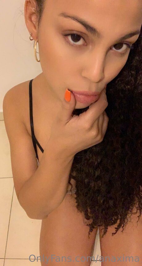 Anaxima erotic actress pic
