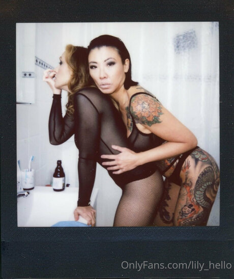 Hello Hello Lil model xxx photo