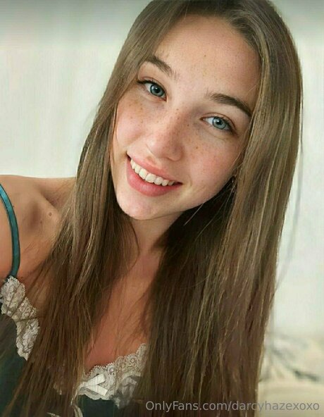 Darcyhazexoxo naked actress pictures
