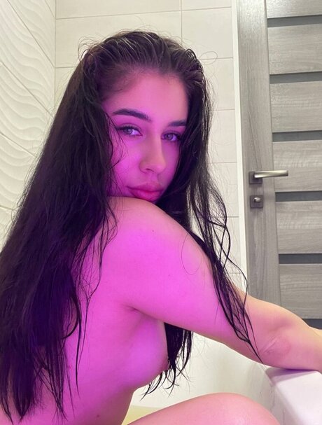 Sarahcaramel model naked img