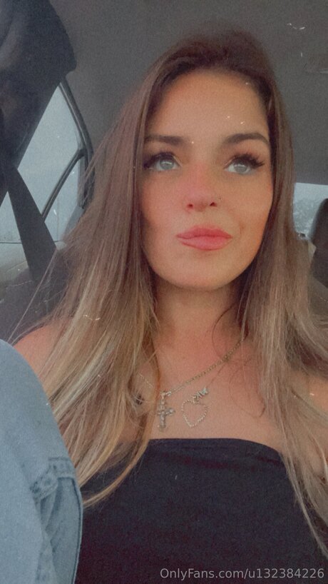 U132384226 sex actress photo