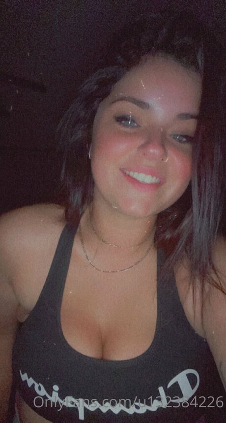 U132384226 model xxx photo