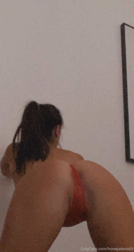 Honeyalexis69 model xxx pictures