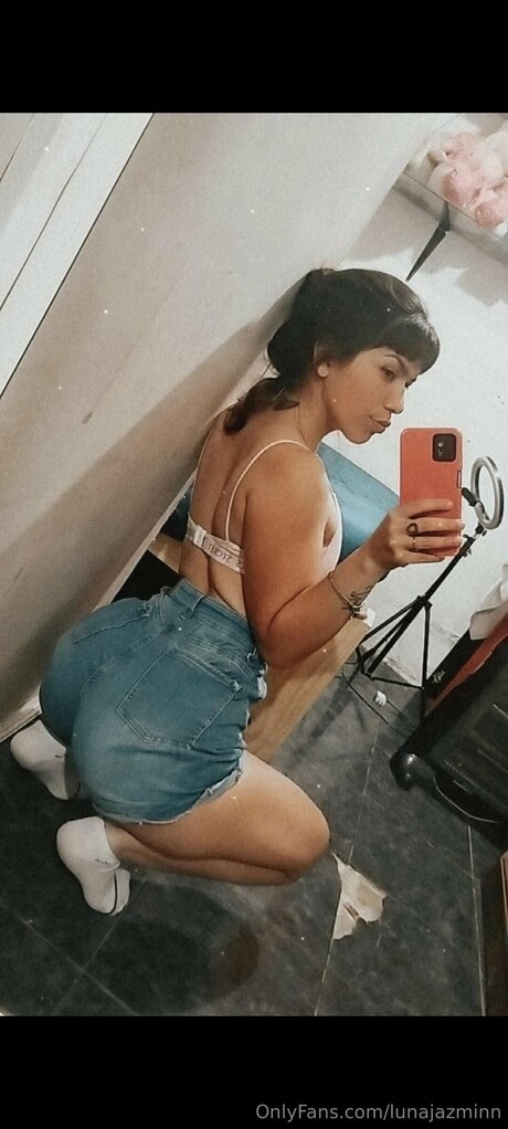 Lunajazminn model top images