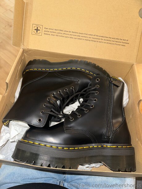 Lovehershoess star high quality image