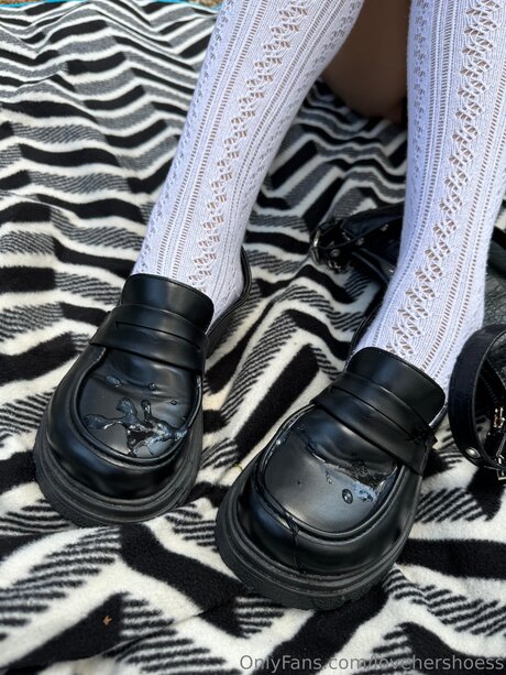 Lovehershoess model naked gallery