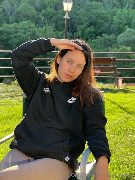 Aprilcollins pretty model pictures