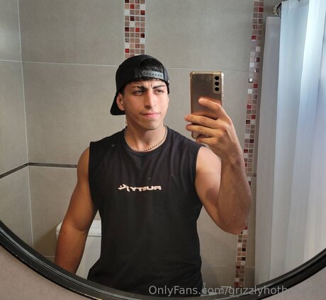 Grizzlyhotbearmx pornstar nude picture