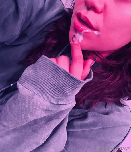 Velvet Cakes pornstar nudes gallery