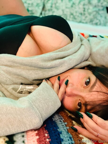 Velvet Cakes high quality pornstar images