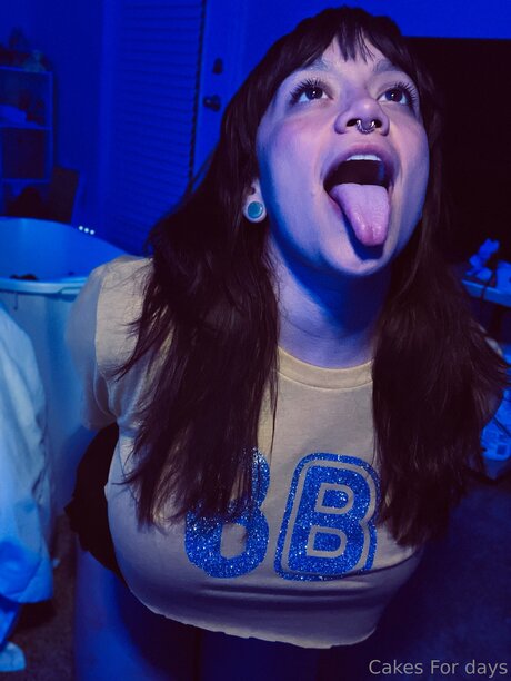 Velvet Cakes pornstar high quality picture