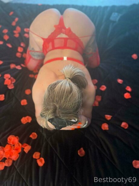 Bestbooty69 erotic model image