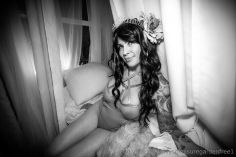 Lilyspleasuregardenfree1 perfect pornstar photos