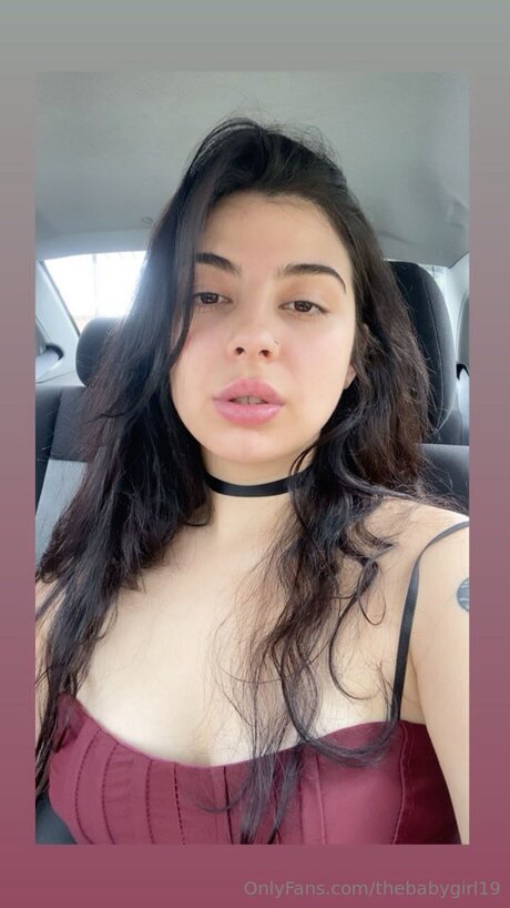 Thebabygirl19 art model pic