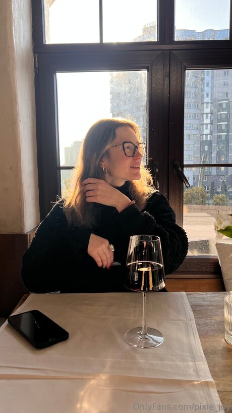 Pixie Joy adult model pics