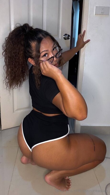 skinny babe onlyfans erotic pics