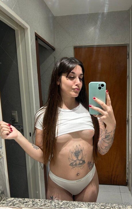 Danine09 erotic model picture