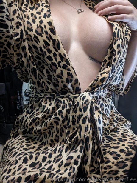 Mollydmayhemfree xxx pornstar pictures